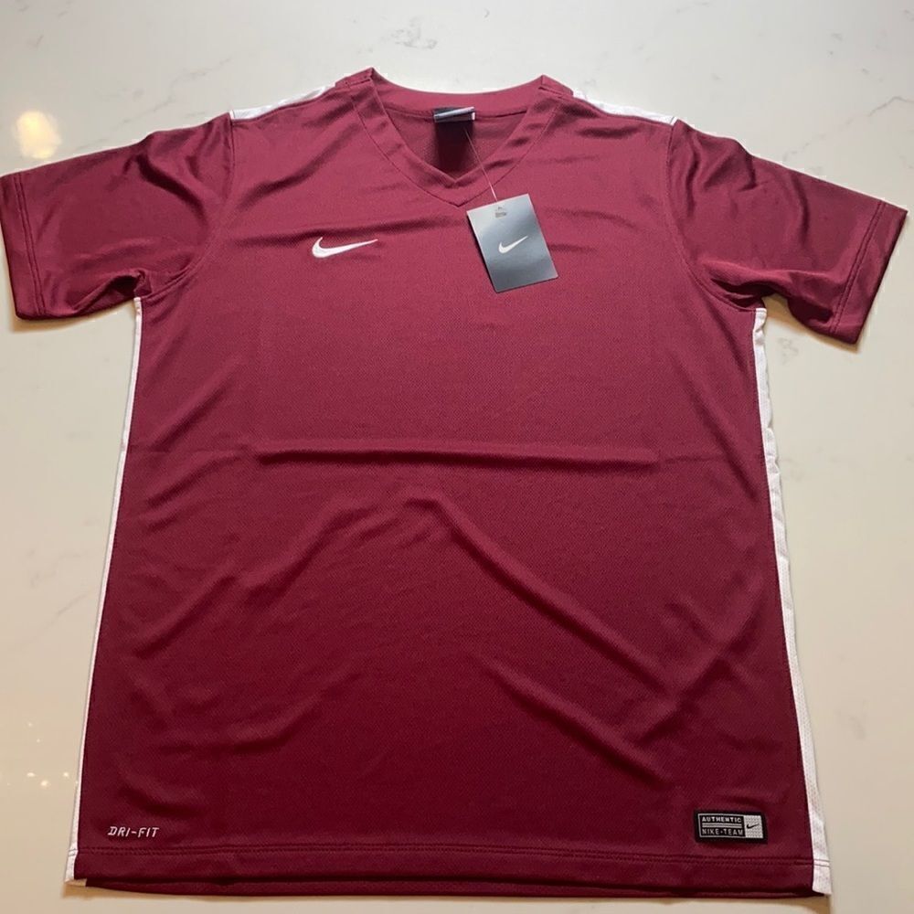 Nike Youth Unisex (XL) Soccer Shirt Maroon